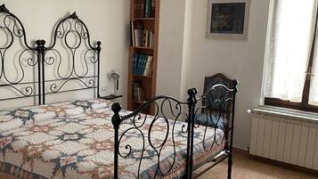 4 bedrooms, iron/ironing board, travel cot, free WiFi