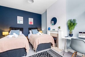 4 bedrooms, iron/ironing board, WiFi, bed sheets