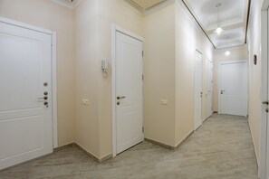 Comfort Apartment | Bathroom | Slippers, towels - Stay in on Mashtots 16a-5 (Yerevan)