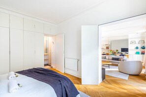 2 sovrum, skrivbord, strykjÀrn/strykbrÀda och internet