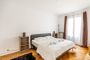 1 Schlafzimmer, Schreibtisch, Bügeleisen/Bügelbrett, Internetzugang