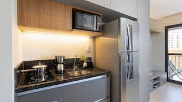 Căn hộ tiện nghi đơn giản | Bếp riêng | Tủ lạnh, lò vi sóng, dụng cụ nấu nướng/bát dĩa/dao nĩa