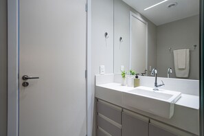 Căn hộ tiện nghi đơn giản | Phòng tắm