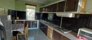 Private kitchen - Villa Floreal 5 (floreal,)