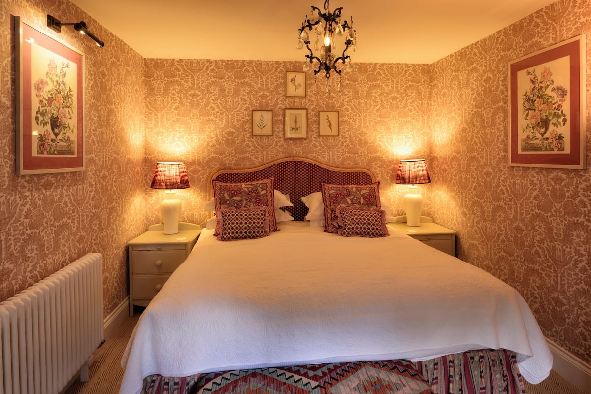 Luxury Suite | 1 bedroom, hypo-allergenic bedding, individually decorated