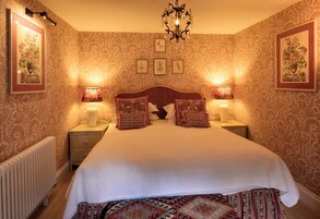 Luxury Suite | Hypo-allergenic bedding, individually decorated, individually furnished