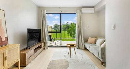 Urban Glow Townhouse with parking