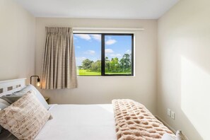 2 chambres, bureau, fer et planche à repasser, Wi-Fi gratuit