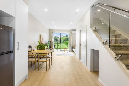 Urban Glow Townhouse with parking
