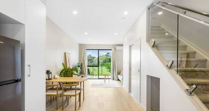 Urban Glow Townhouse with parking