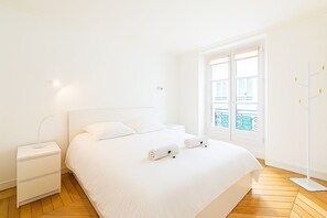 3 bedrooms, desk, internet, bed sheets - GuestReady - Elegant stay near Place des Vosges (Paris)