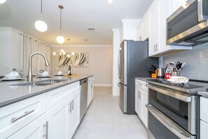 Fridge, microwave, oven, stovetop - Dreamy Themed 4BR Townhome • Perfect for families! (Kissimmee)