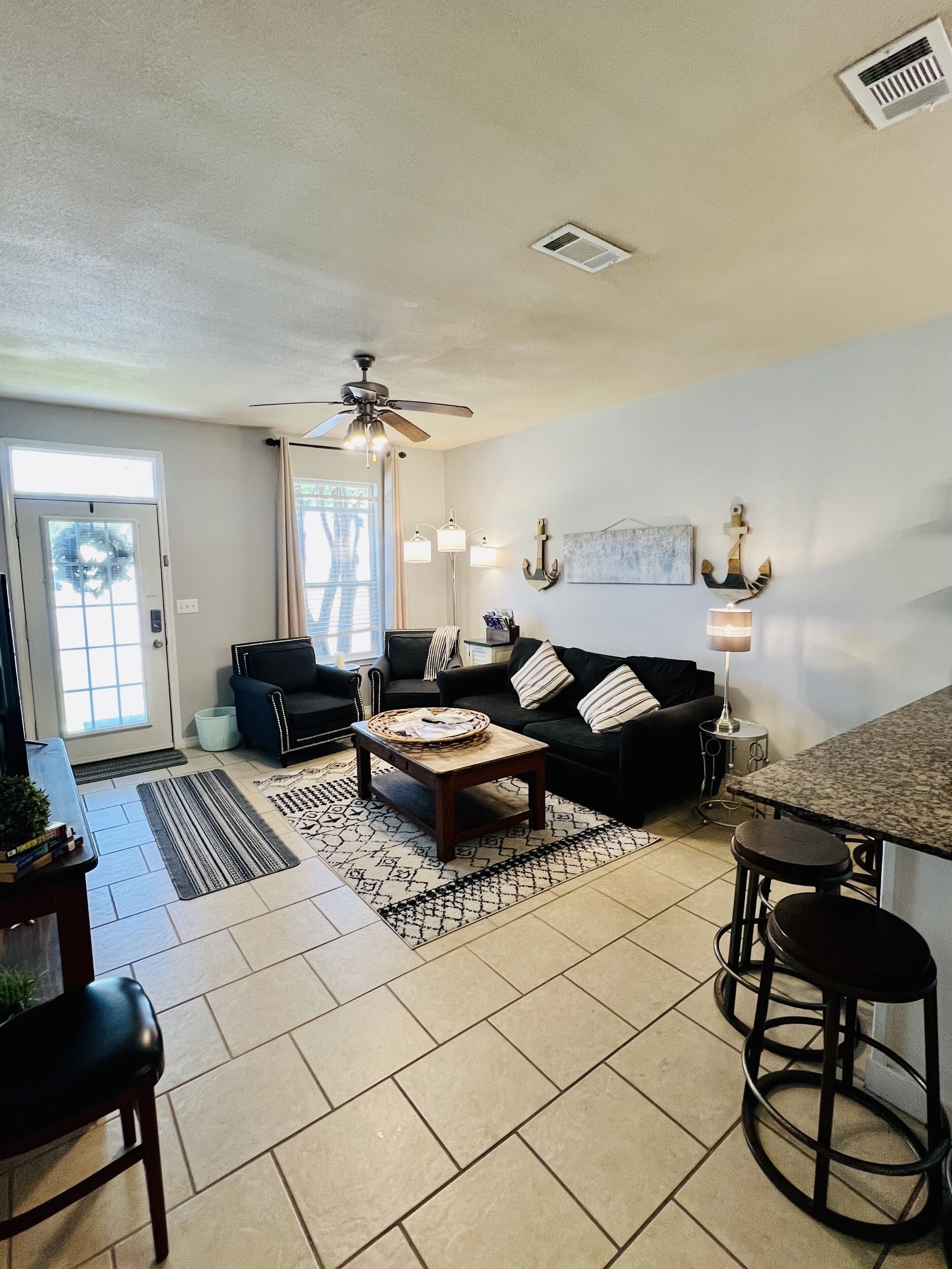 Easy Beach Access, Pool, Private Hot Tub, Family Sized 3 Br Townhome - Gulfport, MS