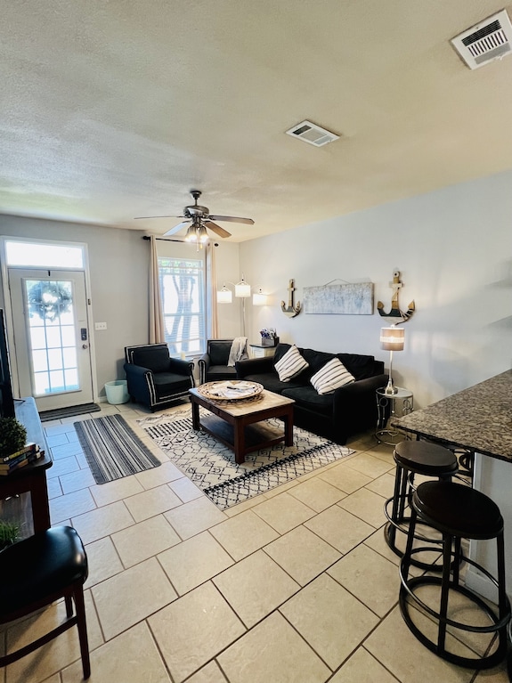 Easy Beach Access, Pool, Private Hot Tub, Family Sized 3 Br Townhome - Gulfport, MS
