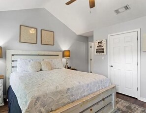 3 bedrooms, iron/ironing board, travel crib, free WiFi