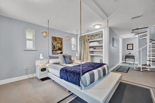 Iron/ironing board, free WiFi, bed sheets