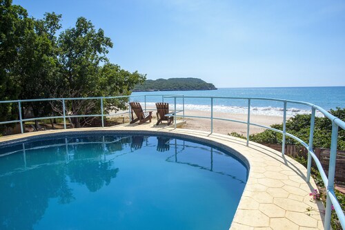 Bliss By The Sea Beachfront Hideaway w/ Great Pool and Amazing Seaviews