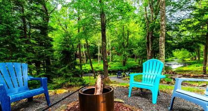 Waterfront/2fireplaces/Hottub/KingBed/Firepit/Smoker/Grill, Serenity
