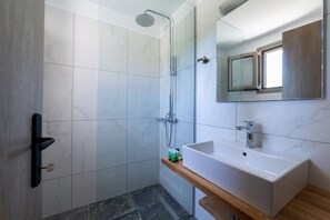 Bathroom - Sky View Suites Kefalonia  (Kefalonia)