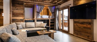 St Maurice : 5* chalet with private pool  et  jacuzzi