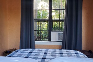 Skrivebord, strygejern/strygebræt, weekendseng, Wi-Fi