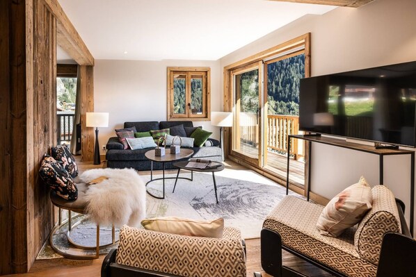 TV - N°4 : Spacious 8 people apartment light et cosy 4* (CHAMPAGNY EN VANOISE)