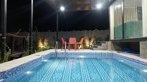 Outdoor pool - Bliss Farm Stay- Tulip (Shamirpet)