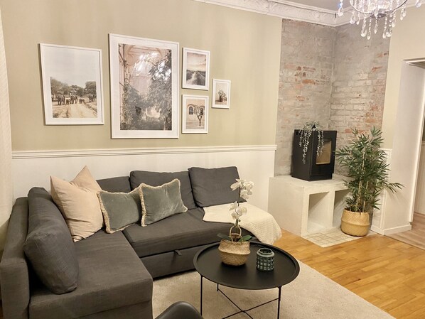 Living area - 2 Bedroom Condo Centrally Located in Grünerløkka (Oslo)