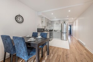 Private kitchen - Ville-Marie - Cozy Apartment (Montréal)