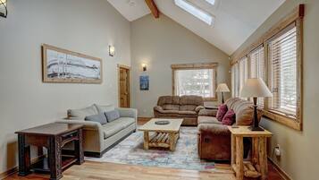 Premier House | Living area | Fireplace