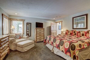Premier House | 3 bedrooms, individually decorated, individually furnished, free WiFi
