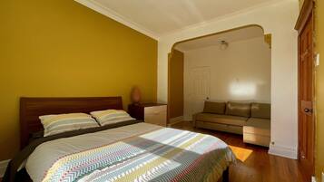 2 habitaciones, tabla de planchar con plancha, wifi y ropa de cama