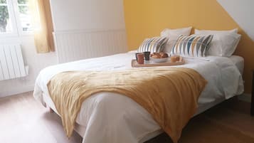 1 bedroom, soundproofing, iron/ironing board, travel crib