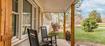 Spacious 3BD 2BA w/fenced yard & direct bike trail access. Near GVL, TR, Furman.