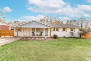 Exterior - Spacious 3BD 2BA w/fenced yard & direct bike trail access. Near GVL, TR, Furman. (Greenville)