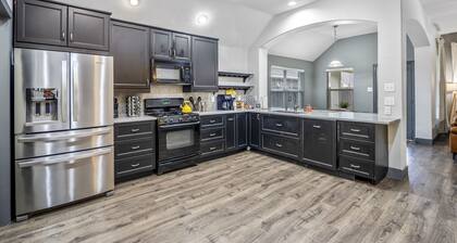 Cypress Getaway: Pet-Friendly Comfort Meets Relaxing Vibes