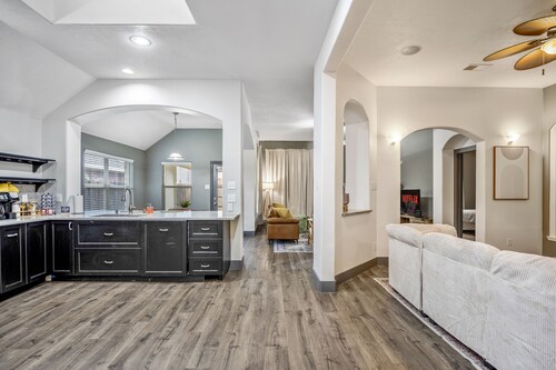 Cypress Getaway: Pet-Friendly Comfort Meets Relaxing Vibes