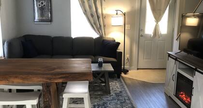 Sweet Escape Cottage on River