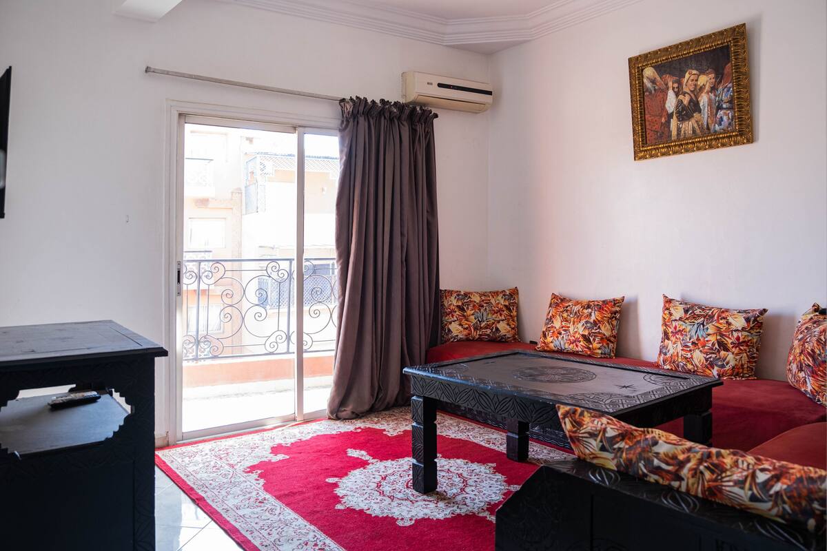 Basic Apartment | Living area