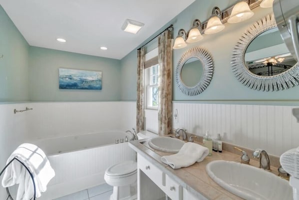 Towels, soap, shampoo, toilet paper