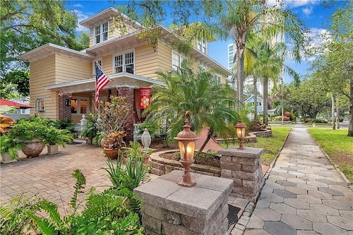 Northshore Room at ONE Inn, steps to Downtown St. Pete: Ideal for all guests!