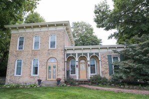 Exterior - Sutton Farm (Edwardsburg)