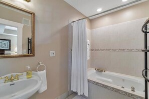 Towels, soap, shampoo, toilet paper - Oak Room at ONE Inn, steps to Downtown St. Pete: Ideal for all guests! (Saint Petersburg)