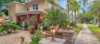 Elm Room Bay at ONE Inn, steps to Downtown St. Pete: Ideal for all guests