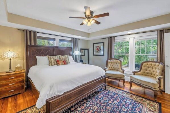 1 habitación, tabla de planchar con plancha, wifi gratis y ropa de cama 