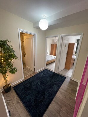 3 bedrooms, Internet