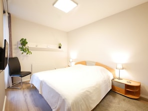 1 Schlafzimmer, Bügeleisen/Bügelbrett, kostenloses WLAN, Bettwäsche