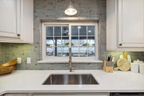 Fridge, microwave, oven, stovetop - 120 E Park Ln (Cocoa Beach)