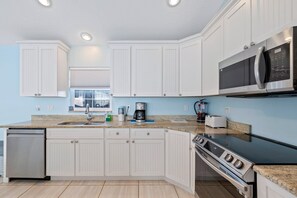 House (4 Bedrooms) | Interior - 200 Madison Avenue (Cape Canaveral)