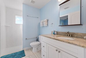 Casa (4 Bedrooms) | Banheiro | Chuveiro, toalhas de banho